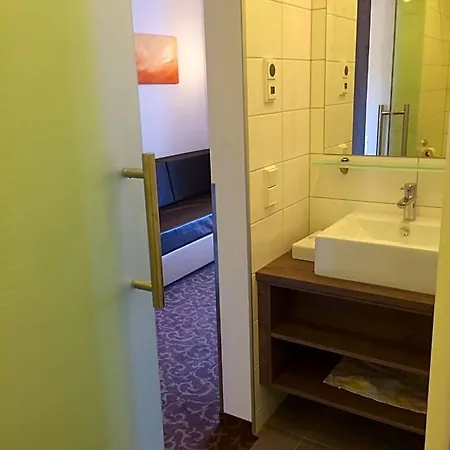 Ξενοδοχείο Suess 3*
